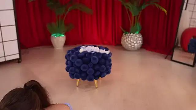 Girls: try live performances with matured performers, from dancing to quirks, in a variety of beautiful sex cams.