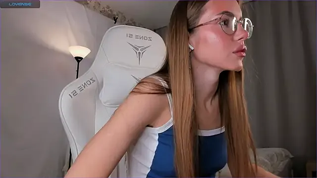 KittyFlik from StripChat is Freechat