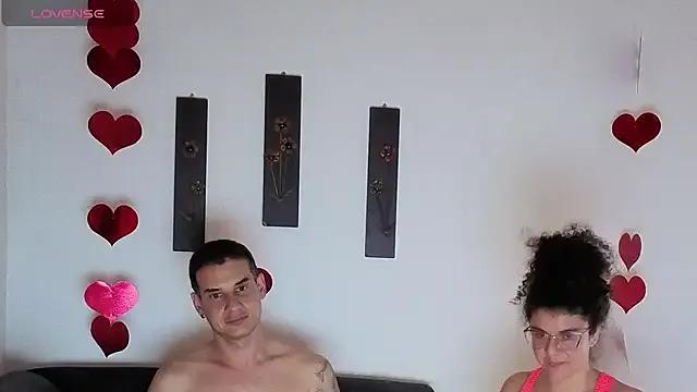 kloe-robert from StripChat is Freechat