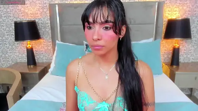 KoralBlum from StripChat is Freechat