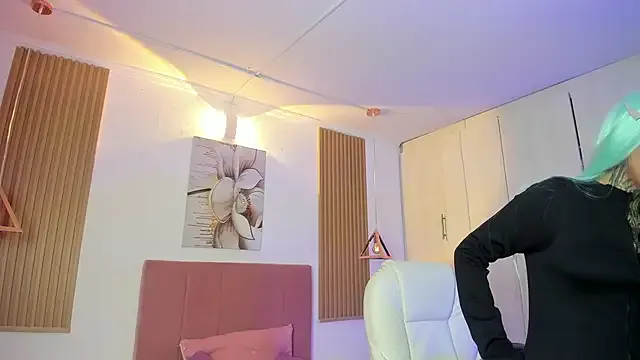 Girls: try live performances with matured performers, from dancing to quirks, in a variety of beautiful sex cams.