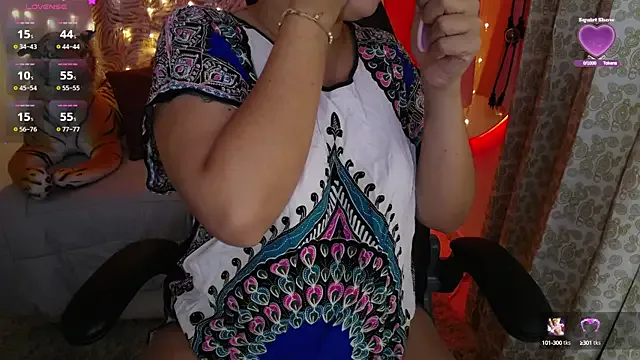 Girls: try live performances with matured performers, from dancing to quirks, in a variety of beautiful sex cams.