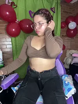 KRISTEEN-EPH from StripChat is Freechat