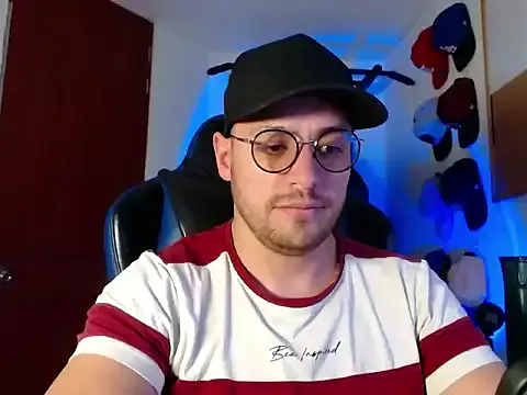 kurt_xx from StripChat is Freechat