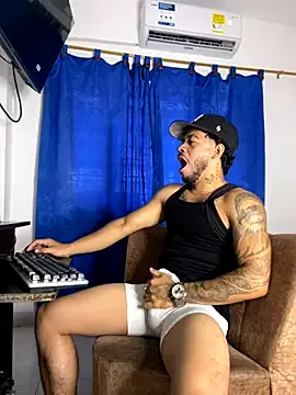 Kylian_Alessandro from StripChat is Freechat