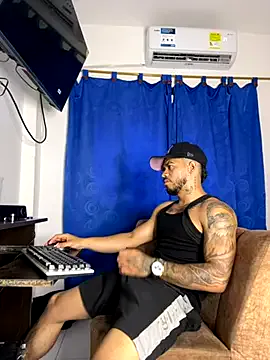 Kylian_Alessandro from StripChat is Freechat