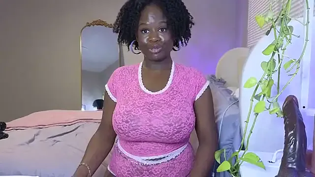 ladiosa_selene from StripChat is Freechat