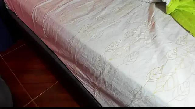 ladyrd1 from StripChat is Freechat