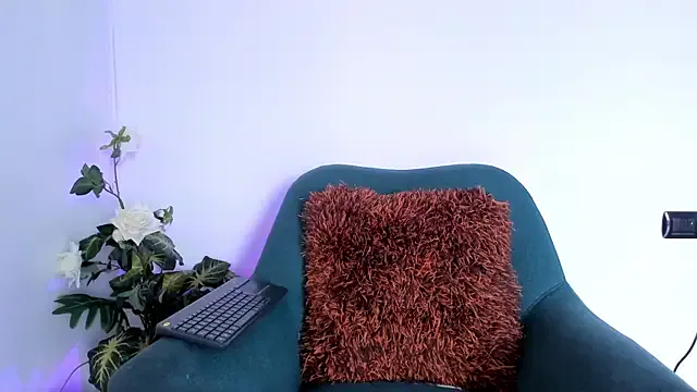 LahanaKimish from StripChat is Freechat