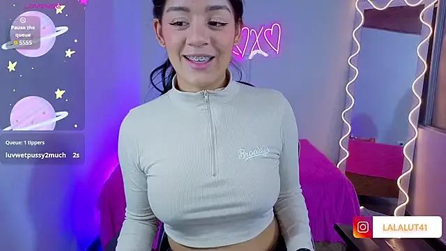 Girls: try live performances with matured performers, from dancing to quirks, in a variety of beautiful sex cams.