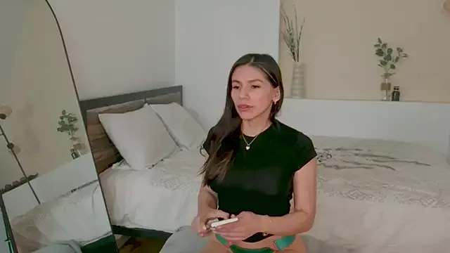 LalieFR from StripChat