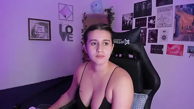 Girls: try live performances with matured performers, from dancing to quirks, in a variety of beautiful sex cams.