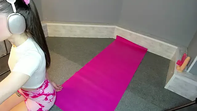 Girls: try live performances with matured performers, from dancing to quirks, in a variety of beautiful sex cams.