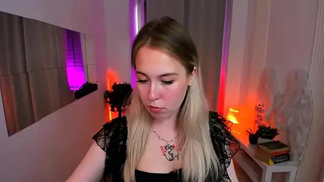 LanaRoselle from StripChat