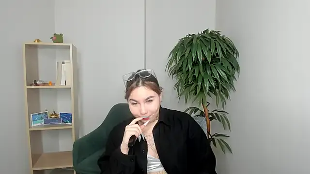 LaneUmanzor from StripChat is Freechat