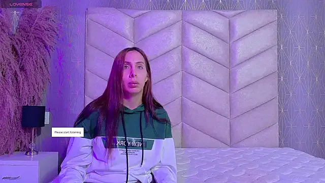 LannaRossi from StripChat is Freechat