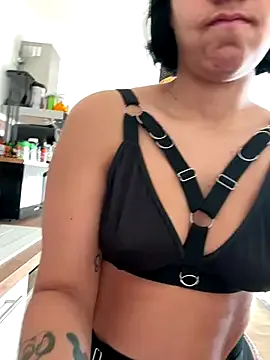 LaPetiteKim from StripChat is Freechat