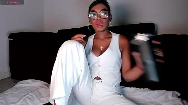 larissa_adams from StripChat is Freechat