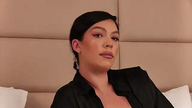 LarraMoon from StripChat is Freechat