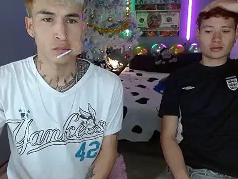 Latin_boysxxxx from StripChat is Freechat