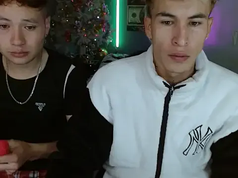 Latin_boysxxxx from StripChat is Freechat