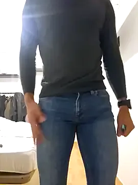 Latinfogoso84 from StripChat is Freechat