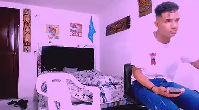 Girls: try live performances with matured performers, from dancing to quirks, in a variety of beautiful sex cams.