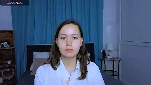Laura_Ellinss from StripChat is Freechat