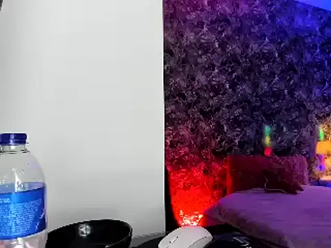 Laura_swett from StripChat is Freechat