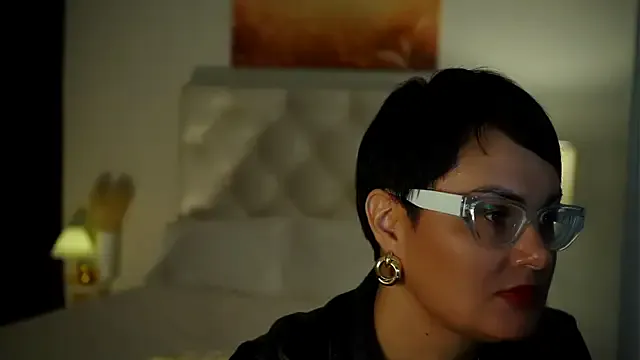 LauraDavidsons from StripChat is Freechat