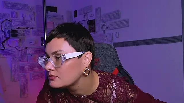 LauraDavidsons from StripChat is Freechat