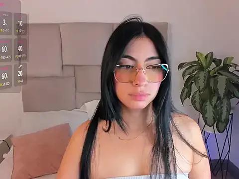 laurenn_smith from StripChat is Freechat