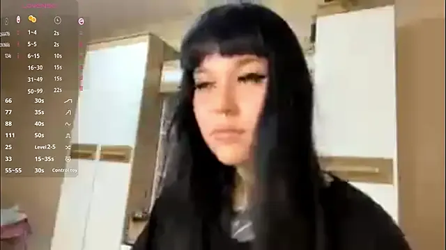 LaurenOveson from StripChat is Freechat