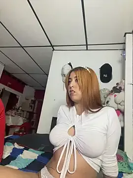 LeahCat69 from StripChat is Freechat