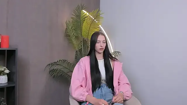 LeidaAlter from StripChat is Freechat