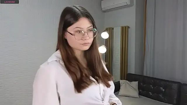 LeliaPeeler from StripChat is Freechat