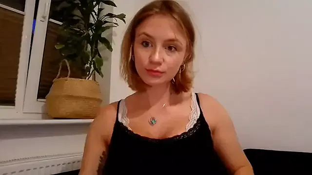 LenaCUTE from StripChat
