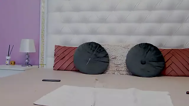 Lenna_Paul from StripChat