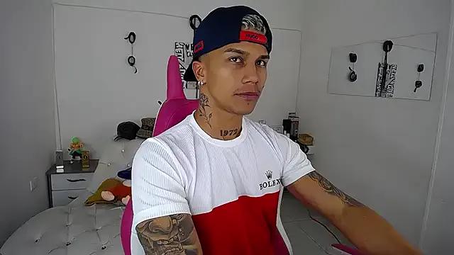 Leonard_Price from StripChat is Freechat