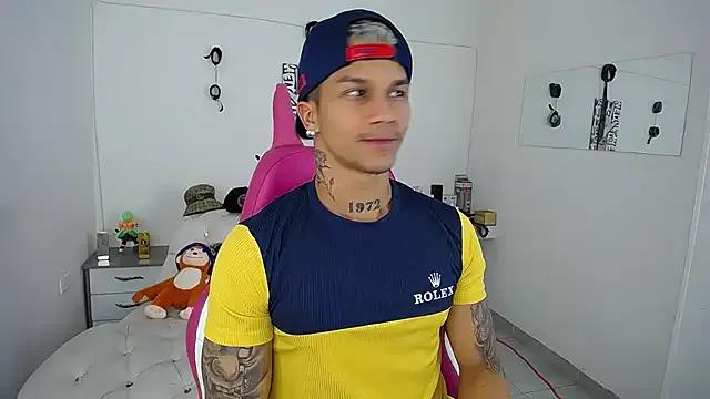 Leonard_Price from StripChat is Freechat
