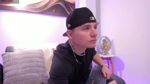 Leoo_Miller from StripChat is Freechat