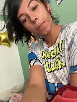 Lesly777_ from StripChat is Freechat