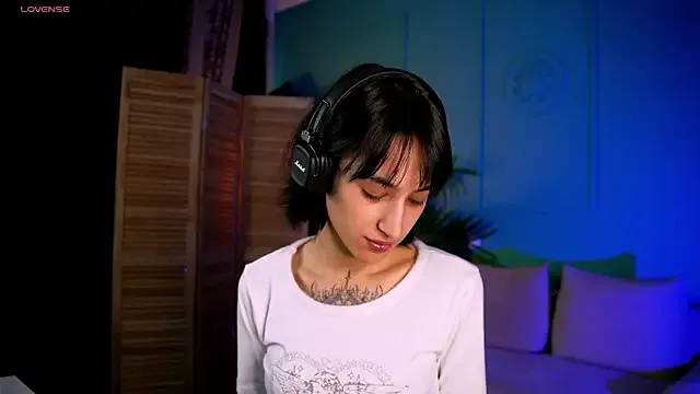 Leta_Vian from StripChat is Freechat