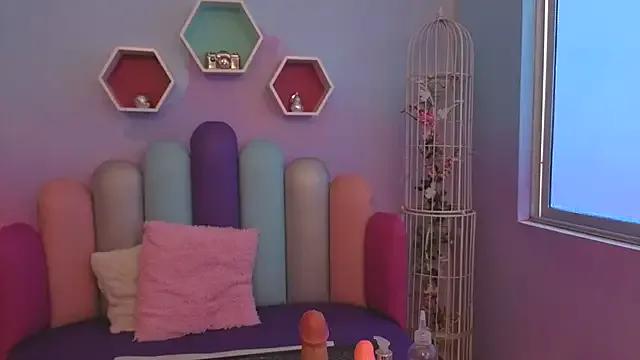 Girls: try live performances with matured performers, from dancing to quirks, in a variety of beautiful sex cams.