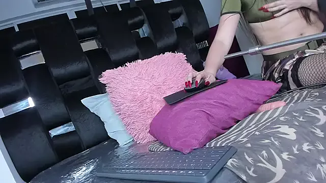 Girls: try live performances with matured performers, from dancing to quirks, in a variety of beautiful sex cams.