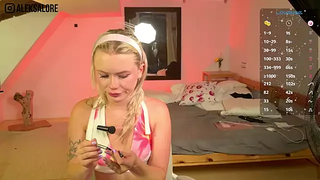 Girls: try live performances with matured performers, from dancing to quirks, in a variety of beautiful sex cams.