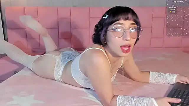 Lexyy_Bluee from StripChat