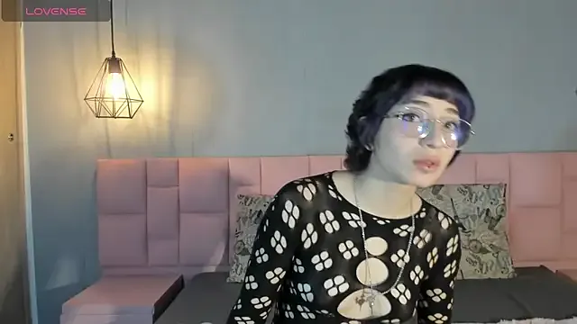 Lexyy_Bluee from StripChat