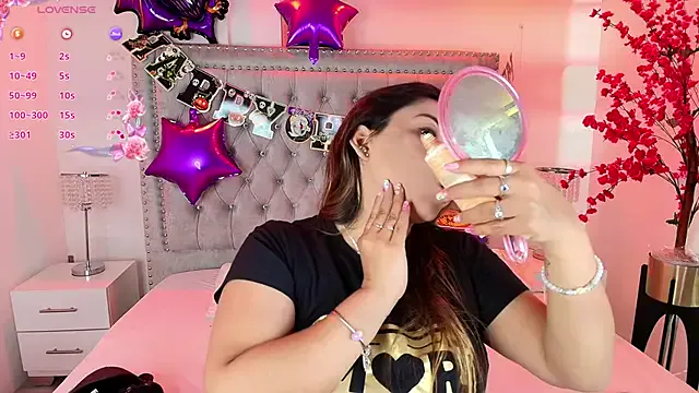 Girls: try live performances with matured performers, from dancing to quirks, in a variety of beautiful sex cams.