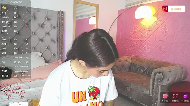 Lia_Teen from StripChat is Freechat